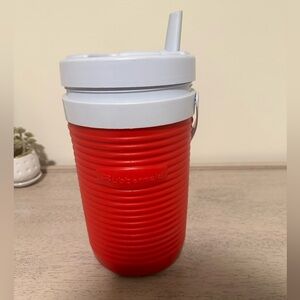 Rubbermaid Red and White Party Cooler